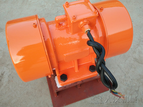 振動(dòng)電機(jī)